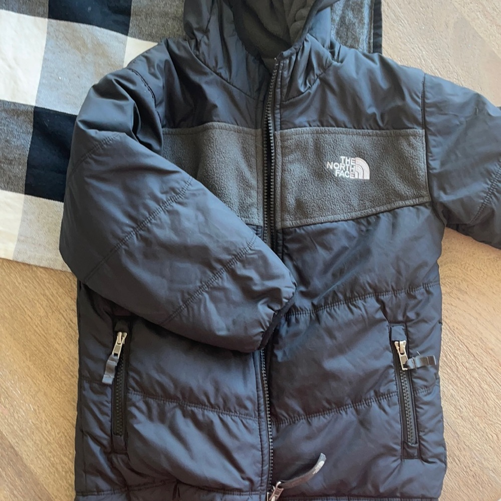 Toddler size 5 reversible NORTH FACE jacket